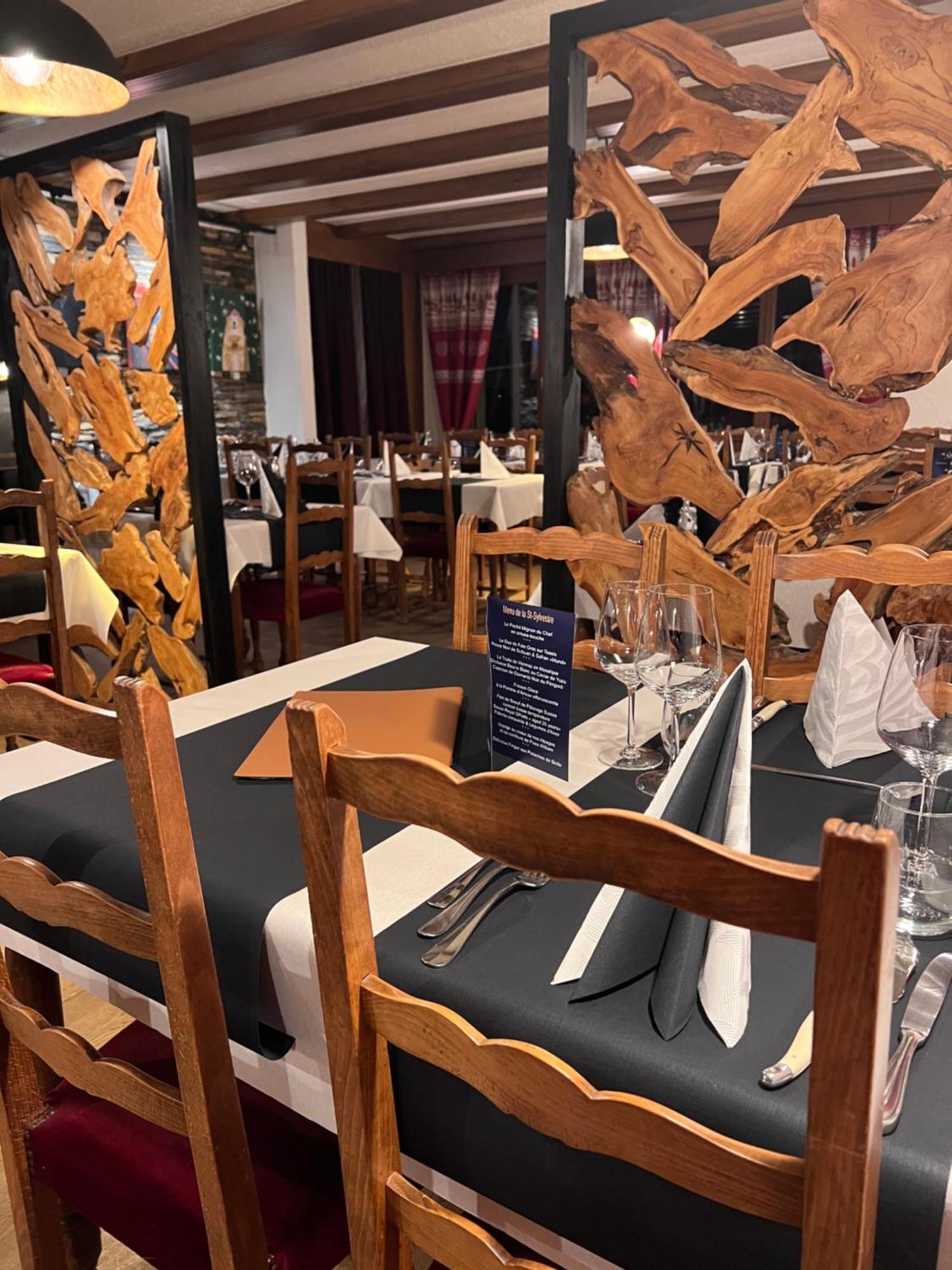 Hotel De Charme La Poste Anzère Екстериор снимка