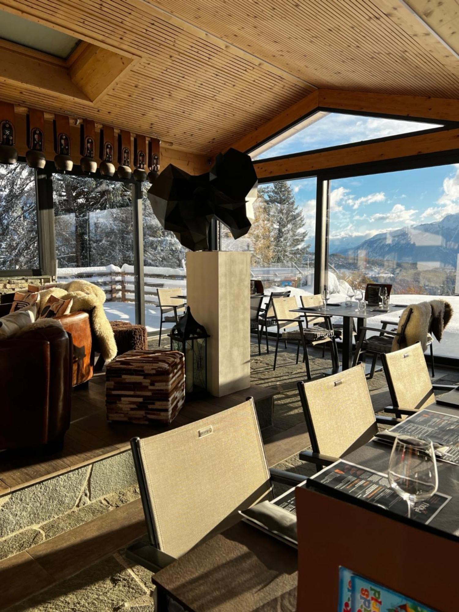 Hotel De Charme La Poste Anzère Екстериор снимка