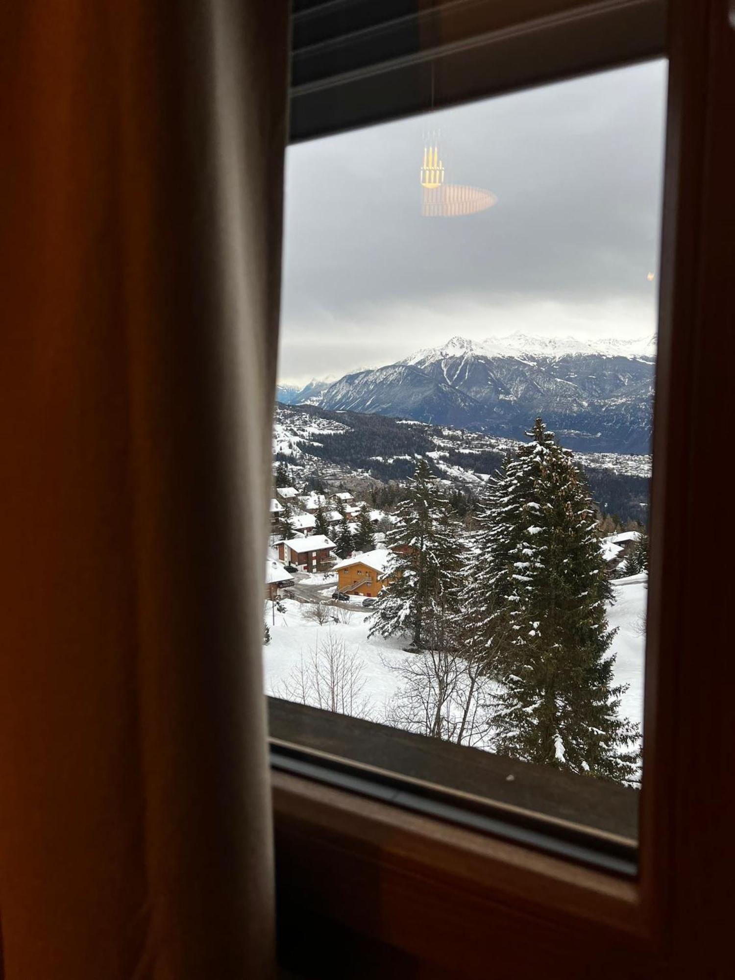 Hotel De Charme La Poste Anzère Екстериор снимка